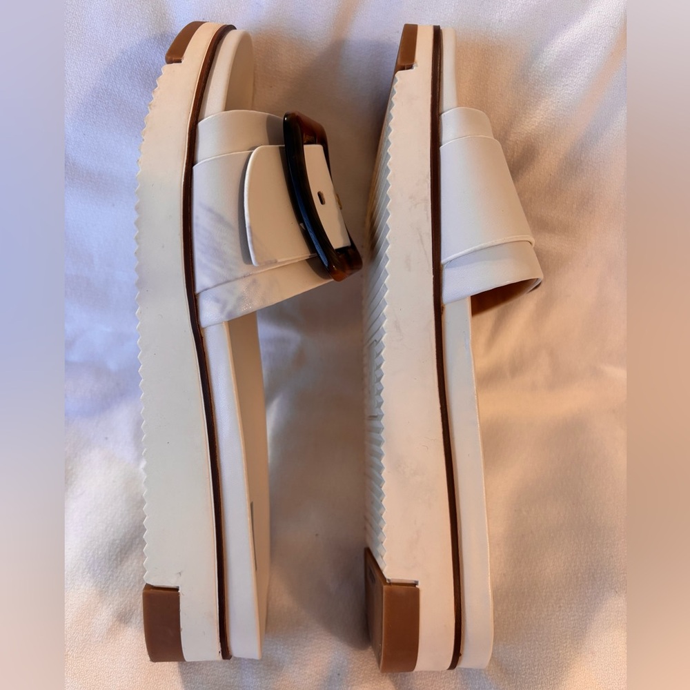 Dolce Vita Caster slide sandals in ivory with a tortoise-shell buckle - Picture 5 of 13